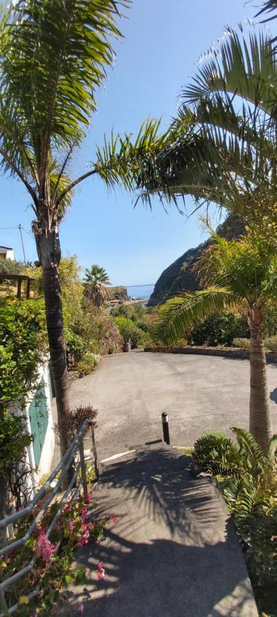 Exterior — Paraíso Resiliente